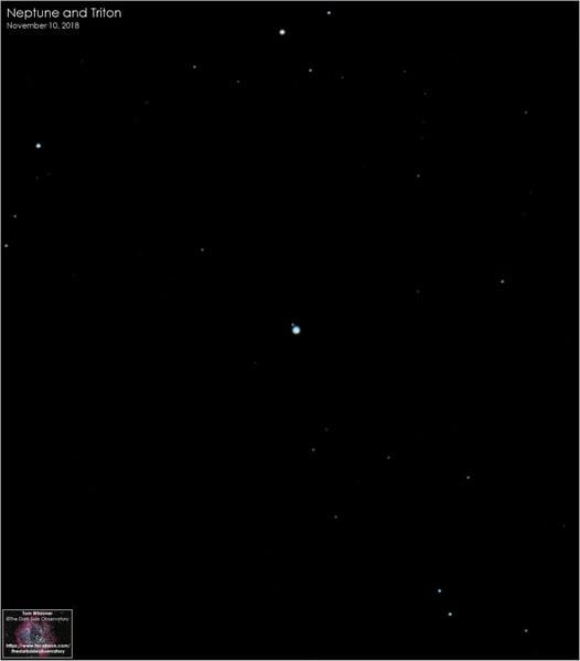 Neptune through a Telescope: a Distant, Blue Dot 4 neptunus door een telescoop neptune through a telescope