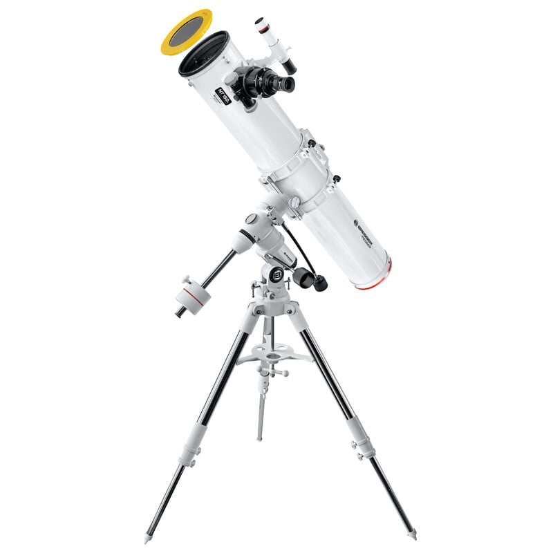 Bresser N 150/1200 Telescoop Messier Hexafoc EXOS-1 2 Bresser N 1501200 Telescoop Messier Hexafoc EXOS 1 2 Bresser N 150/1200 volledig gemonteerd op EXOS-1 statief met witte telescoopbuis en tegengewicht, klaar voor observatie.