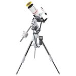 Bresser AC 102 460 AR-102 EXOS-2 Telescoop Messier Hexafoc GoTo (5) Bresser AC 102/460 AR-102 EXOS-2 zijkantweergave met 90° star diagonal en 26 mm oculair