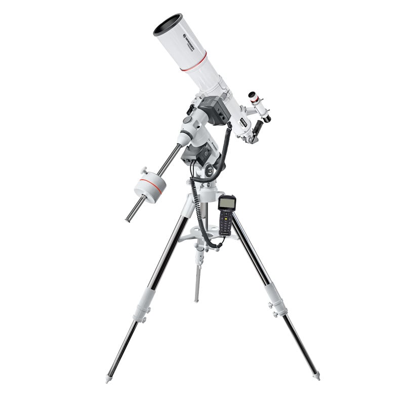 Bresser AC 90/500 Telescoop Messier EXOS-2 GoTo 2 Bresser AC 90 500 Telescoop Messier EXOS 2 GoTo 2 Bresser AC 90/500 telescoop volledig gemonteerd op EXOS-2 GoTo stalen statief met accessoireplateau zichtbaar