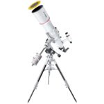 Bresser AR 152S 760 Telescoop Messier Hexafoc EXOS-2 (2) Bresser AR 152S/760 telescoop met lange buis gemonteerd op EXOS-2 statief met 8x50 zoeker en zenitprisma