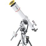 Bresser-Telescoop-AC-127L-1200-Messier-Hexafoc-EXOS-2-GoTo (4) Bresser AC 127L/1200 EXOS-2 Telescoop Messier Hexafoc GoTo op EXOS-2 equatoriale montering met gemonteerde handcontroller en statief