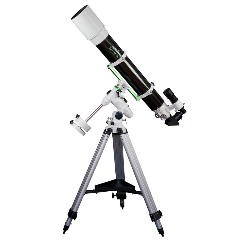 Skywatcher AC 120/1000 EQ3-2 Telescoop EvoStar 2 Skywatcher AC 120 1000 EQ3 2 Telescoop EvoStar 3 Skywatcher AC 120/1000 EQ3-2 zijaanzicht van telescoop met focuser en statief