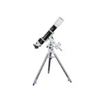 Skywatcher AC 120 1000 EQ5 EQ5 montering op stalen statief zonder optische buis, met contragewichtstang en accessoireplateau.