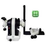 Skywatcher AZ-GTiX Montering WiFi (4) Skywatcher AZ-GTiX compacte montering met korte zuil en L-houder voor montage op fotostatief, WiFi-symbool in beeld.
