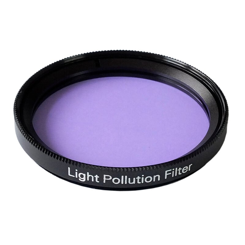 Skywatcher CLS 2" Filters Light Polution 1 Skywatcher CLS 2 Filters Light Polution 2 Skywatcher CLS 2 lichtvervuilingsfilter 2 inch in zwarte aluminium vatting met paars glas.
