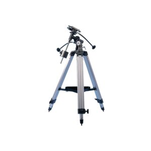 Skywatcher EQ-2 montering compleet gemonteerd op aluminium driepootstatief met accessoireplateau.
