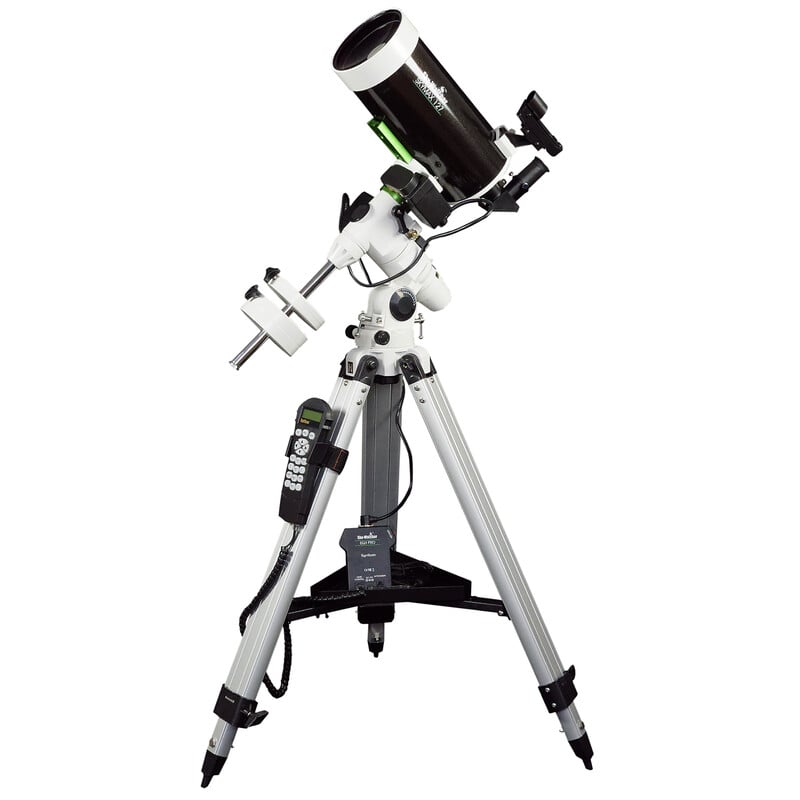 Skywatcher MC 127/1500 127 EQ3 Maksutov Telescoop SkyMax Pro SynScan GoTo 2 Skywatcher MC 127 1500 127 EQ3 Maksutov Telescoop SkyMax Pro SynScan GoTo 3 1 Skywatcher MC 127/1500 127 EQ3 telescoop op EQ3-statief in zijaanzicht met red dot-zoeker en contragewichtstang zichtbaar.