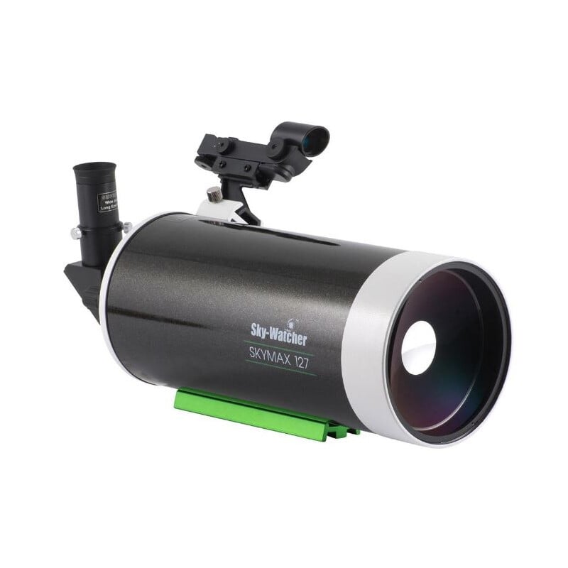 Skywatcher MC 127/1500 127T Maksutov Telescoop SkyMax OTA 1 Skywatcher MC 127 1500 127T Maksutov Telescoop SkyMax OTA 2 Skywatcher MC 127/1500 127T Maksutov-OTA schuin vooraanzicht met 90° sterdiagonaal, red dot-zoeker en groene zwaluwstaart.