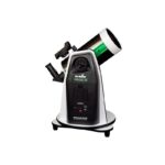 Skywatcher MC 127/1500 Heritage Virtuoso GTi Maksutov-telescoop op witte Dobson-tafelmontering met red dot-zoeker.