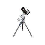 Skywatcher MC 150 1800 HEQ5 Maksutov telescoop SkyMax Pro SynScan GoTo (3) Skywatcher MC 150/1800 HEQ5 complete GoTo-telescoopopstelling op driepootstatief frontaal opgesteld voor observatie.