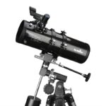 Skywatcher N 114/500 SkyHawk EQ-1 Newton telescoop met EQ-1 equatoriale montering en aluminium statief