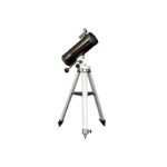 Skywatcher N 114/500 Skyhawk-1145PS AZ-Pronto vooraanzicht van complete telescoopset met statief en accessoires