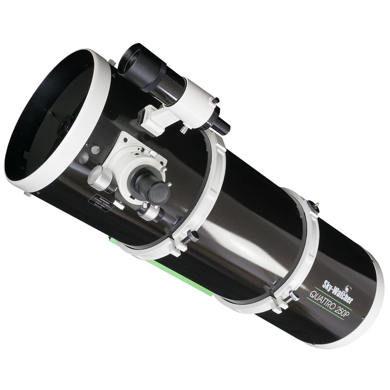 Skywatcher N 250/1000 Quattro-250P Telescoop OTA 1 Skywatcher N 250 1000 Quattro 250P Telescoop OTA 2 Skywatcher N 2501000 Quattro-250P Newton-telescoopbuis schuin van voren met buisringen, Vixen-rail en 2" Linear Crayford-focuser.