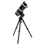 Skywatcher WAVE-100i Montering Strainwave GoTo Wi-Fi Tripod (5) Skywatcher WAVE-100i complete set met montering en kleine telescoop op uitgeklapt carbon statief