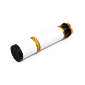 William Optics 50mm guidescope schuin aanzicht met objectiefdop