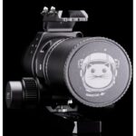 William Optics AP 51250 Apochromatische refractor SpaceCat WIFD OTA (8) William Optics AP 51/250 vooraanzicht met de SpaceCat objectiefdop.