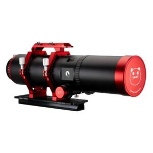 William Optics AP 91/448 91 Apochromatische refractor BlackCat WIFD OTA schuin vooraanzicht.