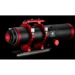 William Optics AP 91 448 91 Apochromatische refractor BlackCat WIFD OTA (3) William Optics AP 91/448 91 telescoop naast de meegeleverde beschermende nylon draagtas.