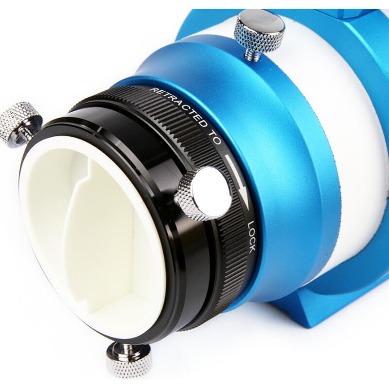 William Optics 61 Guidescope Guide Star Apo 2 William Optics Guidescope Guide Star Apo 61 8 William Optics 61 close-up van de blauwe helicoidale scherpstelring