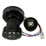 iOptron CEM26 GEM28 iPolar Elektronische Poolzoeker (1) iOptron CEM26/GEM28 elektronische poolzoeker met achteraanzicht van USB-poort en open interne bekabeling