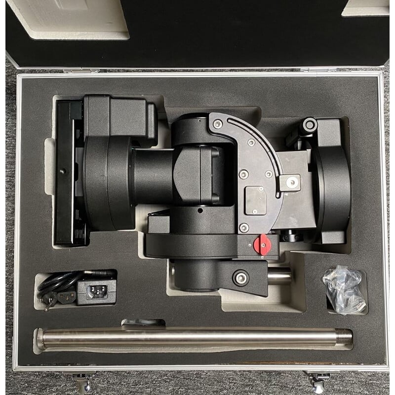 iOptron CEM70 EC2W Montering iPolar 2 iOptron CEM70 EC2W Montering iPolar 2 iOptron CEM70 EC2W verpakt in transportkoffer met hoofdunit, stang en handcontroller