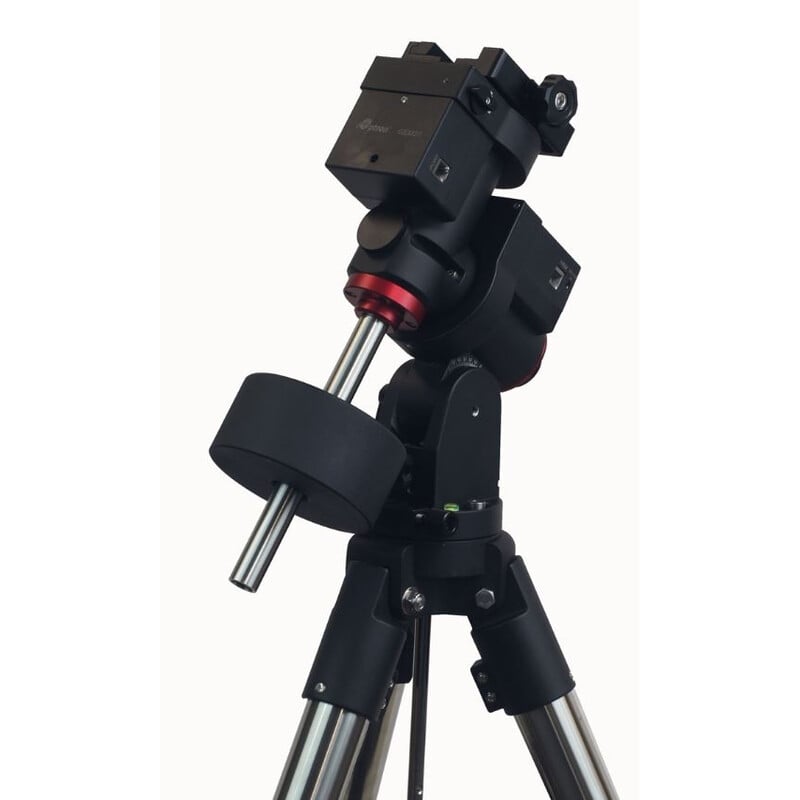 iOptron GEM28 1.5" Montering iPolar Tripod 2 iOptron GEM28 1.5 Montering iPolar Tripod 2 iOptron GEM28 1.5 diagonale vooraanzicht met iPolar montering en contragewichtstang gemonteerd