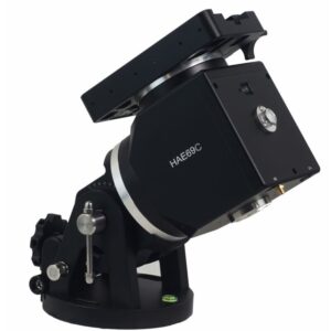 iOptron HAE69C AZ/EQ zijaanzicht van montering met zwarte CNC-metalen behuizing en Losmandy/Vixen zadel