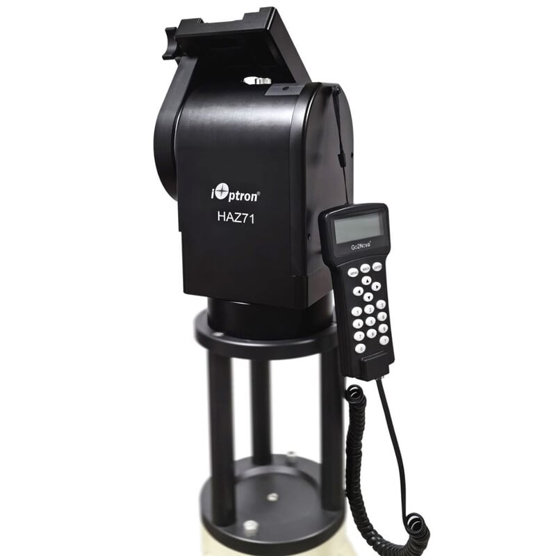 iOptron HAZ71 Alt-AZ Montering Strain Wave 2 iOptron HAZ71 Alt AZ Montering Strain Wave 5 iOptron HAZ71 ALT-AZ gemonteerd op zuil met aangesloten Go2Nova handcontroller en kabel