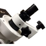 iOptron Hunter HEM27 Poolzoeker iPolar Sky (3) iOptron Hunter/HEM27 iPolar elektronische poolzoeker met bevestigingsknoppen op witte montering