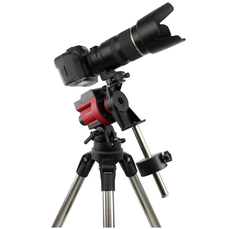 iOptron Montering SkyGuider Pro 2 iOptron Montering SkyGuider Pro 6 iOptron Montering SkyGuider Pro met camera en telelens gemonteerd op stevig statief