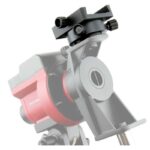 iOptron SkyGuider Pro Kit (2) iOptron SkyGuider Pro Kit geïnstalleerd op rode SkyGuider Pro montering met bevestigde accessoireklem
