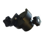 iOptron Tweede montagezadel met Vixen-stijl klem en dubbele vergrendelnoppen in schuine aanzichtweergave