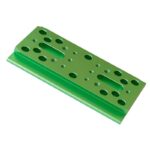 Skywatcher 180 mm Zwaluwstaart Losmandy-stijl (1) Skywatcher 180 mm groene Losmandy-zwaluwstaart montageplaat schuine zijaanzicht met sleuven en schroefgaten.