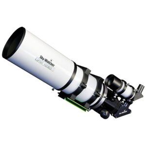 Skywatcher AP 100/550 ESPRIT-100ED apochromatische refractor OTA diagonaal zijaanzicht met dauwkap, focuser en zwaluwstaart.