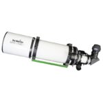 Skywatcher AP 120 840 ESPRIT-120ED Apochromatische Refractor Professional OTA (2) Skywatcher AP 120/840 ESPRIT-120ED apochromatische refractor zijaanzicht met uitgeschoven dauwkap en 3 inch focuser.