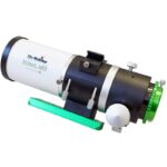 Skywatcher AP 62 400 Evolux-62ED Apochromatische Refractor OTA (4) Skywatcher AP 62/400 Evolux-62ED compacte refractor zijaanzicht met zwarte focuser en ringklem.