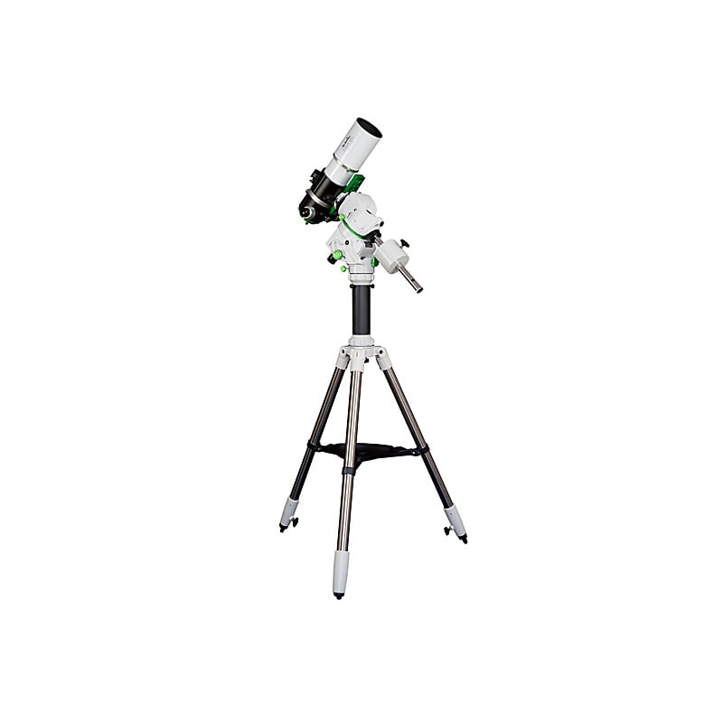 Skywatcher AP 62/400 Evolux-62ED Apochromatische Refractor Star Adventurer GTi Wi-Fi GoTo SET 2 Skywatcher AP 62 400 Evolux 62ED Apochromatische Refractor Star Adventurer GTi Wi Fi GoTo SET 4 Skywatcher AP 62/400 Evolux-62ED OTA close-up van focuserzijde met gemonteerde 0,9x flattener en groene zwaluwstaart.