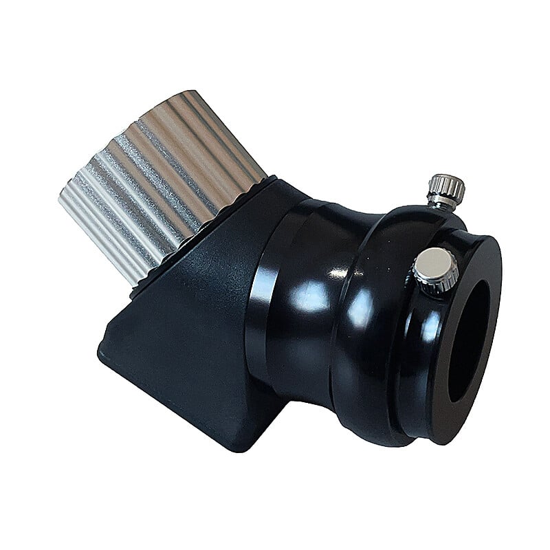 Skywatcher Amici prisma 45° 2" 1 Skywatcher Amici prisma 45° 2 1 Skywatcher Amici prisma 45° zijaanzicht van 2 inch Amici-prisma diagonaal met geribbelde aluminium insteekhuls en zwarte oculairklem.