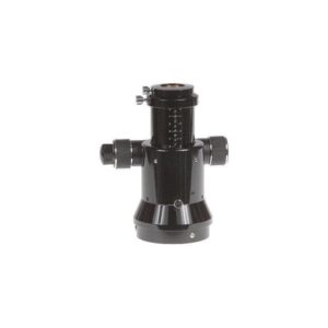 Skywatcher Crayford focuser zwarte 2 inch dual-speed Crayford-focuser voor refractors vooraanzicht met knoppen, schaalverdeling en ringklem.