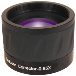 Skywatchers 120 EDX 0.85x reducer corrector zwarte cilindervormige flattener met paarse lenscoating en M48-schroefdraad.