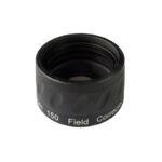 Skywatchers Esprit-150ED M48 field flattener close-up van zwarte cilindervormige correctorlens met gegraveerde tekst en M48-schroefdraad.