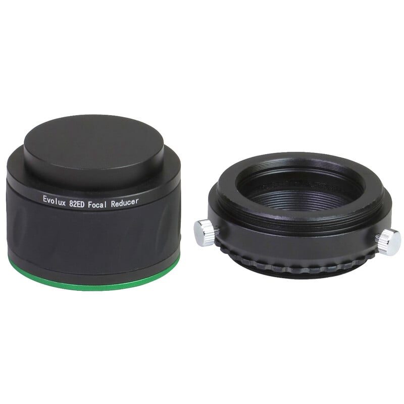 Skywatchers Flattener 0,9 × Evolux-82ED 2 Skywatchers Flattener 09 × Evolux 82ED 1 Skywatchers Flattener 0,9× Evolux-82ED close-up van twee zwarte adapters waarvan één liggend zonder dop.