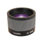 Skywatchers M48 Esprit-80ED Flattener (2) Skywatchers M48 Esprit-80ED flattener vooraanzicht met zwarte behuizing en paars gecoate lens.