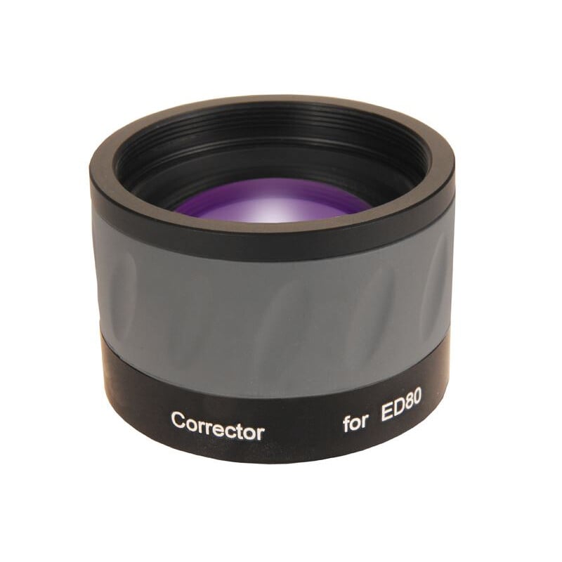 Skywatchers M48 Esprit-80ED Flattener 1 Skywatchers M48 Esprit 80ED Flattener 2 Skywatchers M48 Esprit-80ED flattener vooraanzicht met zwarte behuizing en paars gecoate lens.