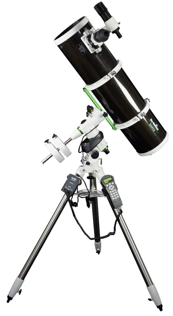 Sky-Watcher Explorer-200PDS on EQ5 Pro SynScan GoTo mount